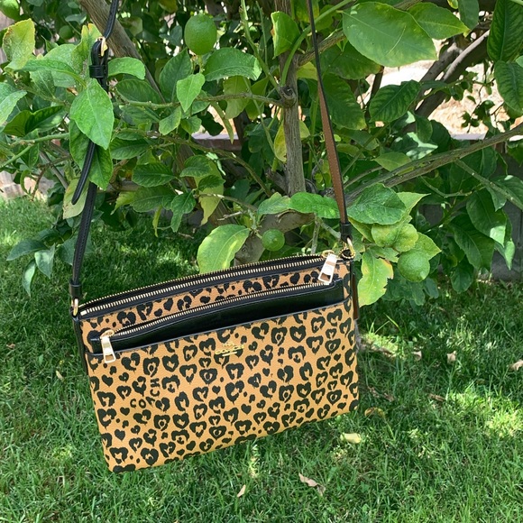 COPY - Leopard Coach Bag - Picture 3 of 4